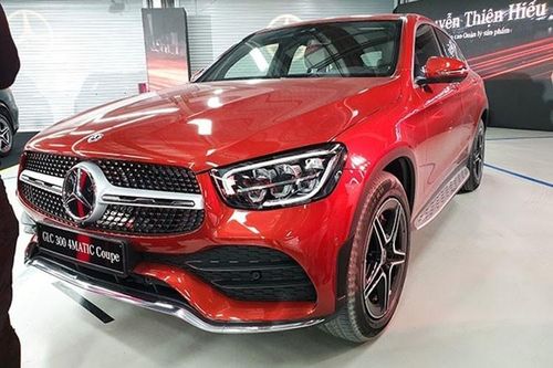 Mercedes-Benz GLC 'tồn kho' đang giảm giá tới nửa tỷ tại Việt Nam