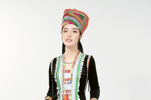 Nông Thúy Hằng bức xúc 'nếu không nói ra, tôi nghĩ tôi sẽ chết'