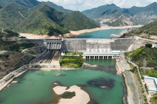 Nhà máy thủy điện Sơn La lần đầu phải vận hành đến mực nước chết