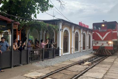 Hơn nửa triệu hành khách đi tàu Hà Nội - Hải Phòng