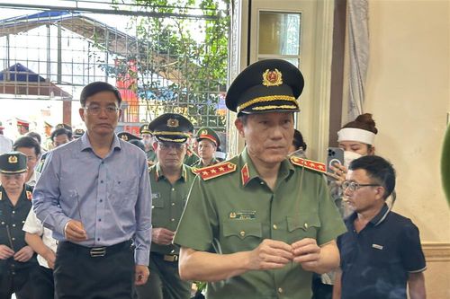 Đoàn công tác Bộ Công an thăm, viếng các nạn nhân trong vụ việc xảy ra tại Đắk Lắk