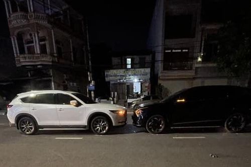 Mazda CX-5 đạp phanh chịu trận hứng trọn lực đâm từ ô tô lấn làn ngược chiều