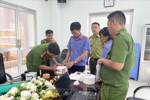 Phát hiện đối tượng có hành vi vận chuyển trứng của loài động vật hoang dã
