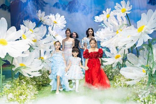 Dàn mẫu nhí tự tin tỏa sáng tại Vietnam Kids Fashion Week 2023