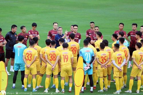 Loại 4 cầu thủ, HLV Troussier chốt danh sách giao hữu với ĐT Hồng Kông