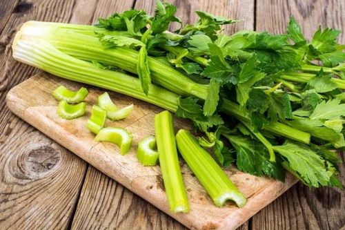 6 loại rau củ ăn sống tốt hơn nấu chín