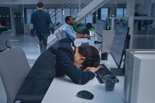 Chuyện lạ ở Nhật Bản: Phải bỏ tiền ra thuê người hỗ trợ 'xin nghỉ việc'