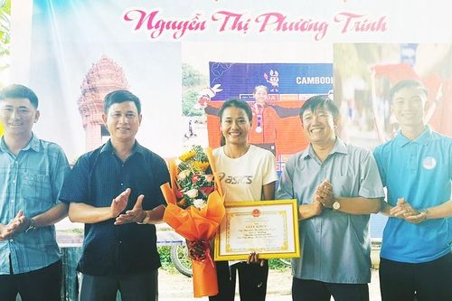 Kbang: Khen thưởng vận động viên giành huy chương bạc tại SEA Games 32