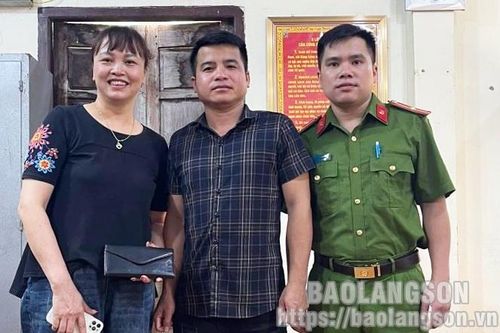 Nhặt được của rơi trả lại người đánh mất