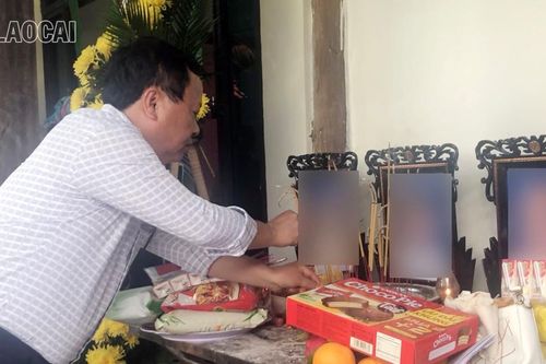 Thăm hỏi, động viên thân nhân nạn nhân tử vong trong vụ tai nạn giao thông sáng 11/6