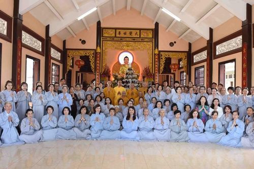 Tịnh xá Đại Giác cúng dường trường hạ tại các tỉnh miền Tây