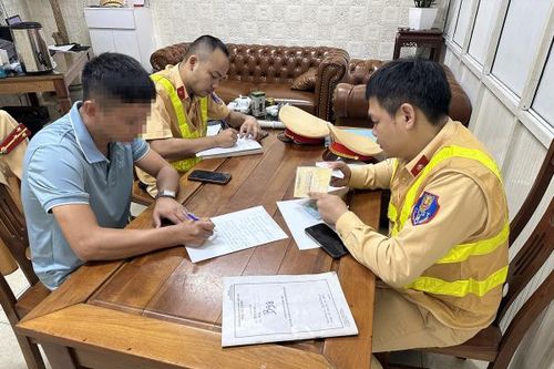 Tài xế xe khách tuyến Lạng Sơn – Hà Tĩnh dùng đăng kiểm, đăng ký giả