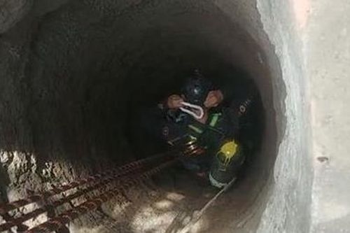 Bé trai 8 tuổi rơi xuống giếng, ông ngoại xuống cứu nhưng bất thành