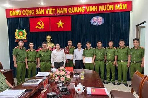 Thấm nhuần lời Bác dạy, tận tụy phục vụ Nhân dân, phụng sự Tổ quốc