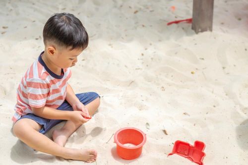 Con vừa nghỉ hè, bố mẹ 'căng não' tìm nơi trông trẻ