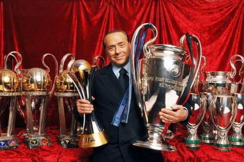 Cựu chủ tịch AC Milan Berlusconi qua đời