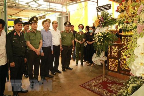 Vụ dùng súng tấn công tại Đắk Lắk: Cấp Bằng 'Tổ quốc ghi công' cho 6 liệt sỹ thuộc Bộ Công an và tỉnh Đắk Lắk