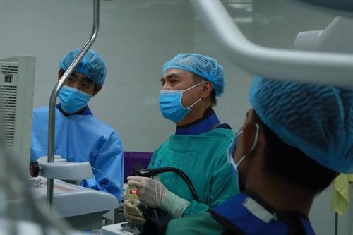 Cứu sống cụ bà 81 tuổi bị sốc nhiễm trùng đường mật trên nền thiếu máu nặng