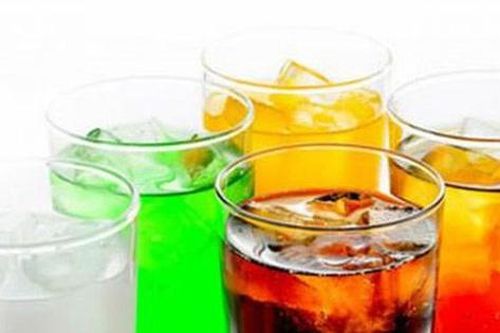 Nguy cơ mắc bệnh thận do dùng đồ uống có đường khi tập luyện mùa nóng