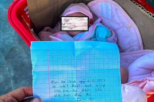 Bé 10 ngày tuổi bị bỏ rơi bên đường kèm tờ giấy 'nhờ nuôi hộ'