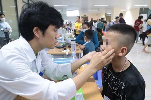 Nhiều trẻ bị dị tật hở môi, vòm miệng và các dị tật bẩm sinh được phẫu thuật miễn phí
