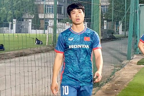 HLV Troussier ưu ái Công Phượng?
