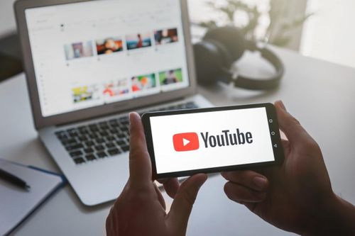 Kiến nghị tháo gỡ thu thuế chồng với YouTuber Việt Nam