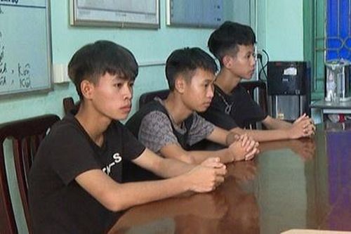 Xử lý 31 thanh thiếu niên mang hung khí gây rối trật tự công cộng