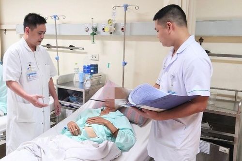 Người đàn ông bị lợn cắn mất một bên tinh hoàn