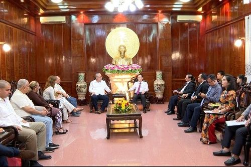 Bí thư Thành ủy La Habana thăm thành phố Cần Thơ