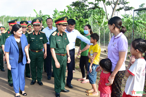 Khảo sát mô hình về quốc phòng địa phương tại Bình Dương, Bình Phước