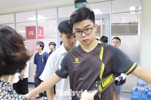 Cận cảnh công tác kiểm tra an ninh trong Kỳ thi Đánh giá tư duy