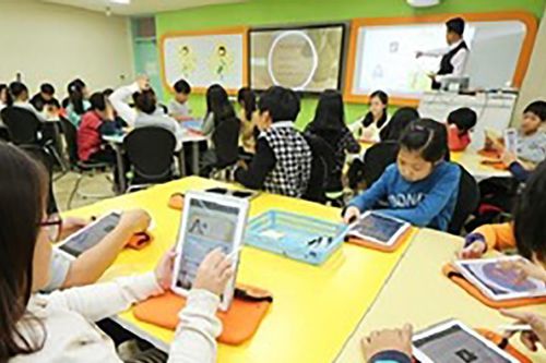 Đa dạng giáo dục với sách giáo khoa AI