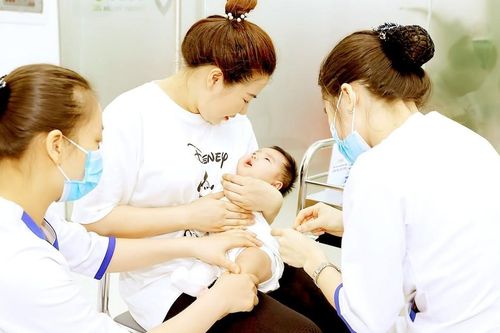 Thiếu trầm trọng vaccine tiêm chủng mở rộng: Nguy cơ dịch bệnh trở lại, gia tăng gánh nặng bệnh tật