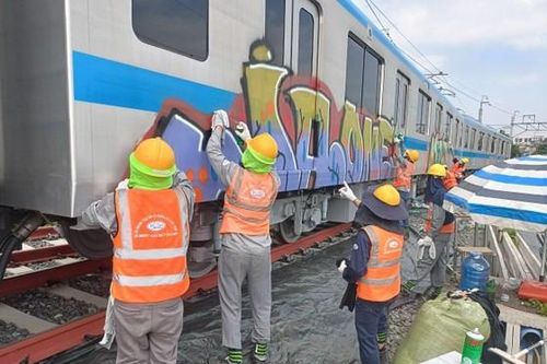 Xác định người vẽ bậy lên toa tàu thuộc metro Bến Thành - Suối Tiên