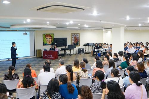 Chia sẻ kinh nghiệm ứng dụng trí tuệ nhân tạo vào giáo dục học sinh