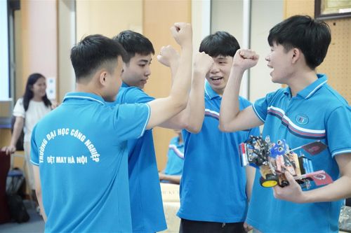 Đối sánh để tự hoàn thiện và đổi mới nhờ Chuẩn cơ sở GD đại học