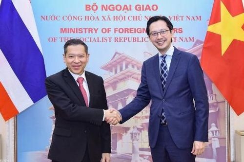 Việt Nam-Thái Lan: Xem xét, hạn chế áp dụng các rào cản thương mại đối với hàng hóa của nhau