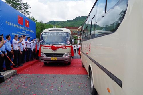 Thông tuyến vận tải hành khách quốc tế Lai Châu (Việt Nam) - Vân Nam (Trung Quốc)