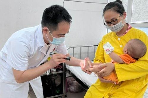 Tăng cường phòng bệnh tay - chân - miệng cho trẻ