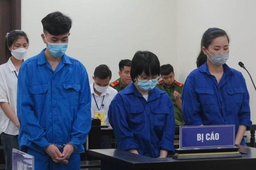 Mua bán trẻ em qua nhóm cho, nhận con nuôi trên Facebook