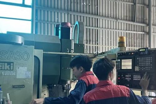 Lo mất điện, doanh nghiệp xoay xở giảm thiệt hại