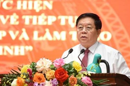 Tự giác, nêu gương trong học tập và làm theo Bác