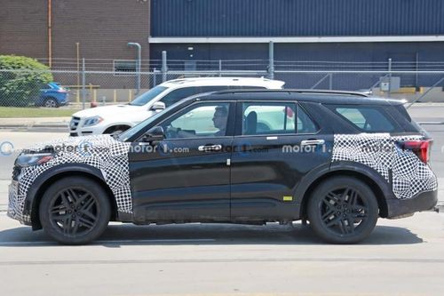 Ford Explorer 2024 lộ ảnh chạy thử