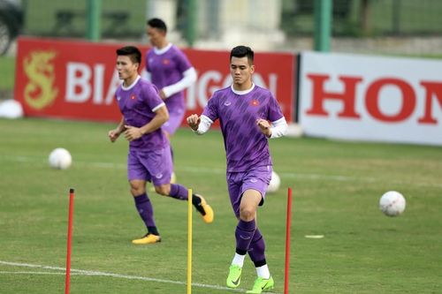 Thêm 2 cầu thủ chia tay đội tuyển Việt Nam vì chấn thương