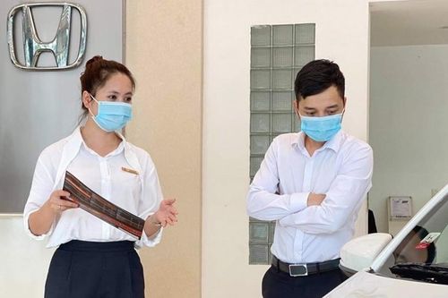 Phí trước bạ sắp giảm 50%, khách đặt cọc mua xe tăng mạnh để hưởng ưu đãi kép