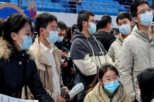 Thất nghiệp, nhiều thạc sĩ đi giao hàng, làm việc chân tay