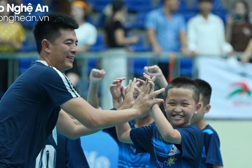 Chiến thắng thị xã Hoàng Mai, nhi đồng thành phố Vinh xuất sắc giành tấm vé thứ 3 vào bán kết