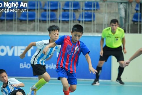 Nhi đồng Quỳ Hợp giành tấm vé cuối cùng vào bán kết sau chiến thắng nghẹt thở trước Hưng Nguyên
