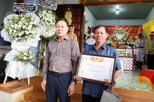 Trao Bằng Tổ quốc ghi công cho các Liệt sỹ Công an Nhân dân ở Đắk Lắk